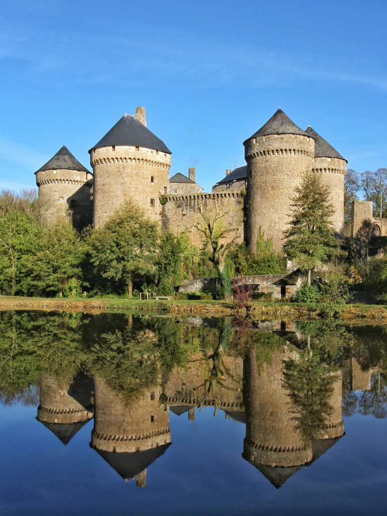 250 € pour le Château de Lassay