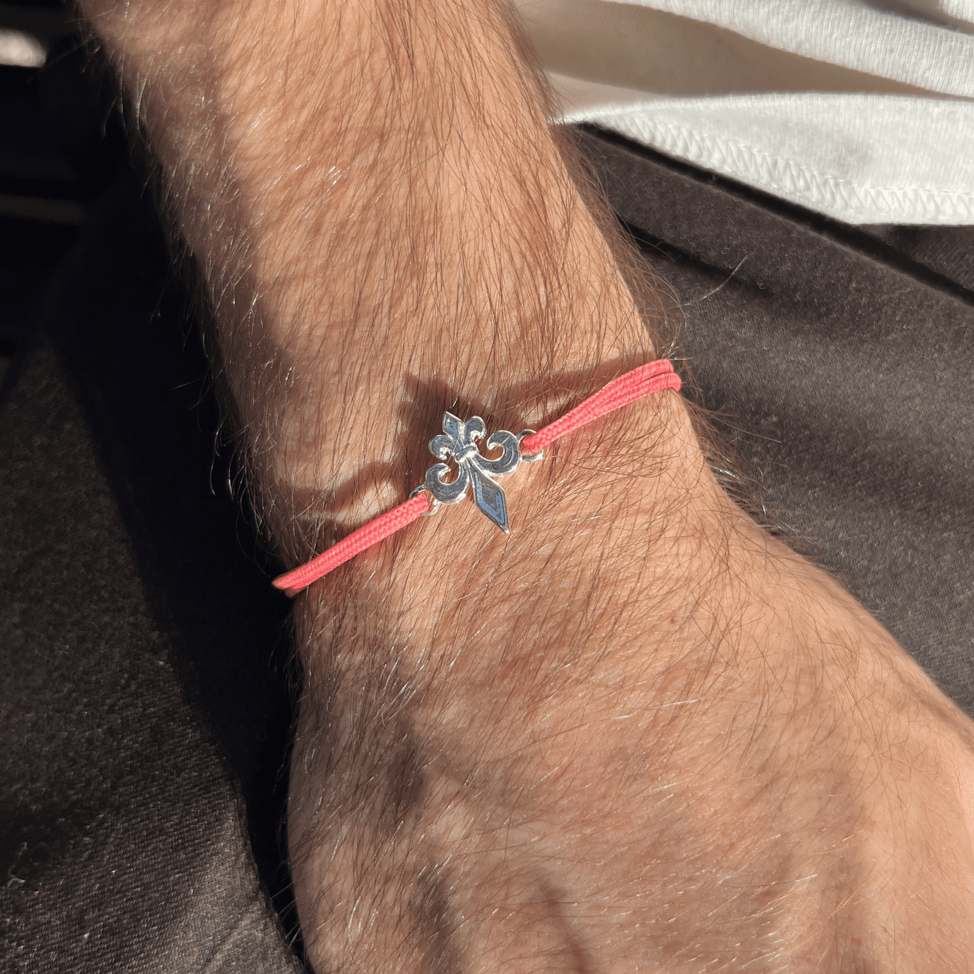 Bijoux fleur de lys rose